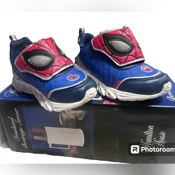 Marvel Spiderman Light Up Shoes - Picture 2 of 11